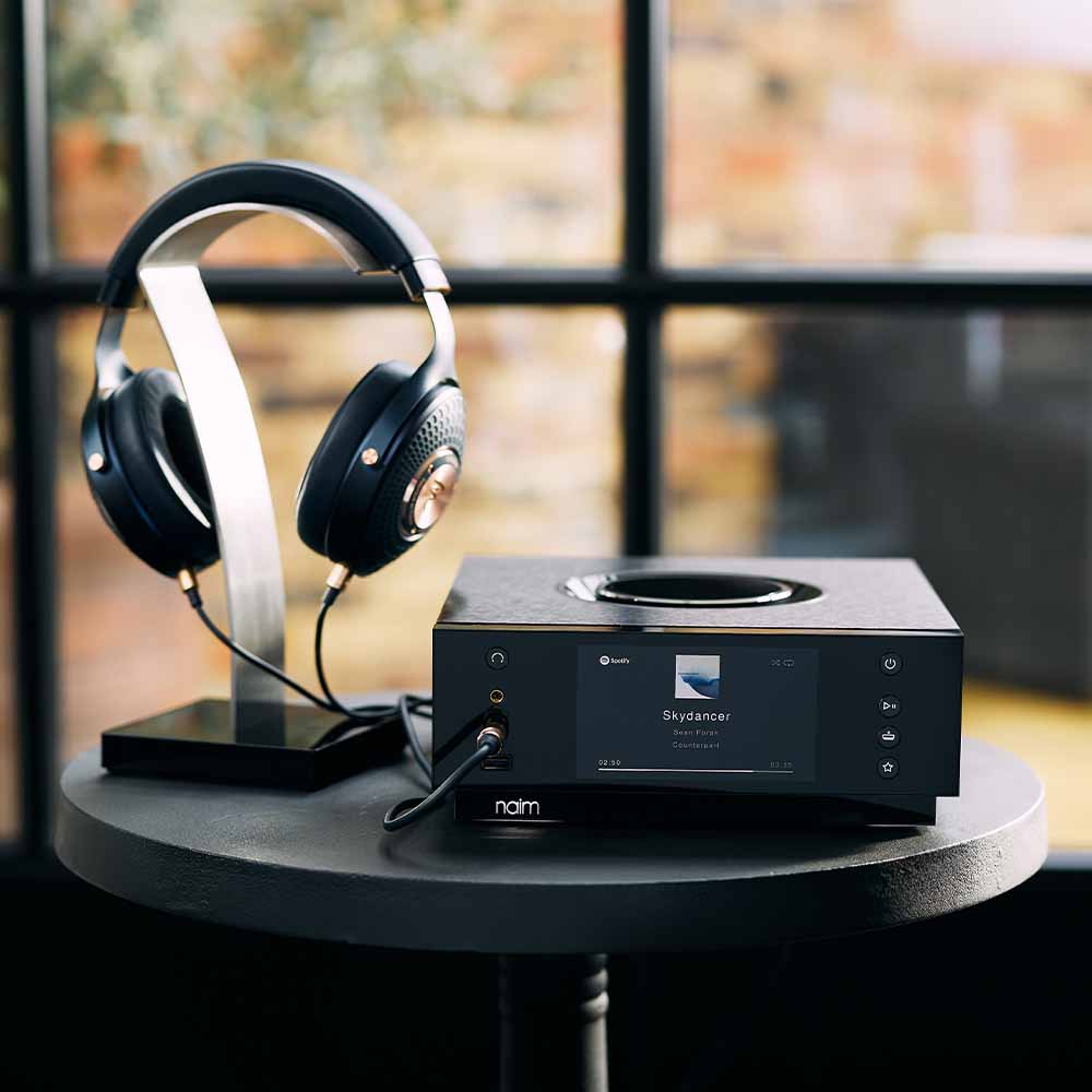 Digital-to-analog converter for headphones